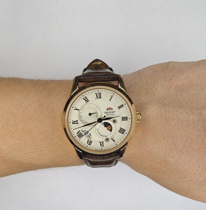 Orient Sun & Moon Version 3 (RA-AK0007S) — Сапфир, Механика