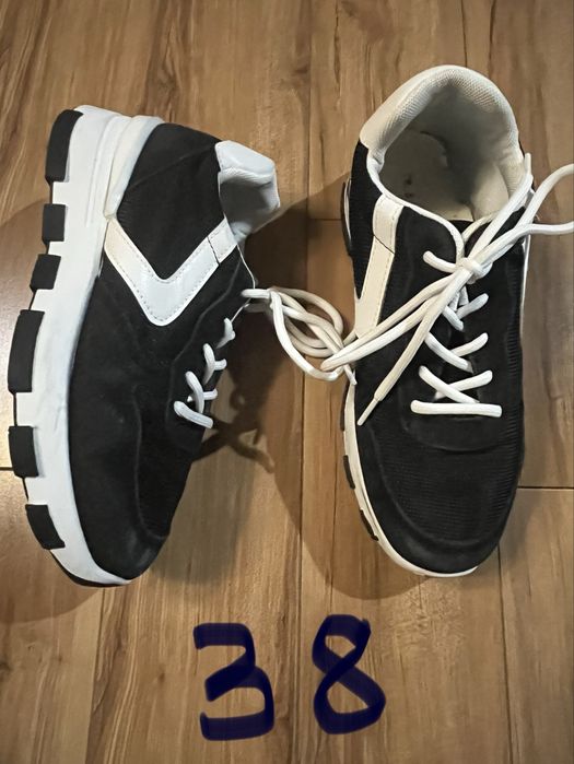 Продам женскую обувь