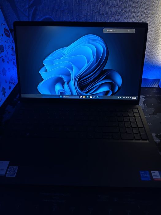 DELL Vostro 15 3510 Лаптоп