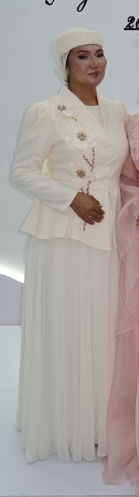 Көйлек костюммен сатылады