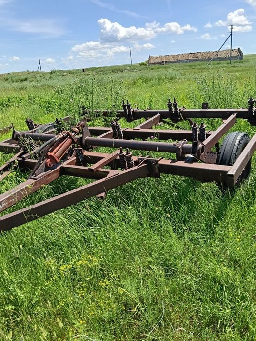 Продам культиватор, плуг и лопату