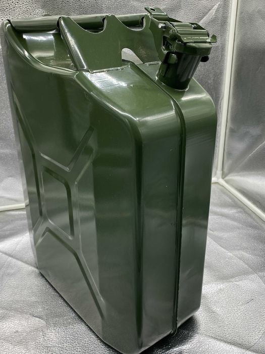 Canistra metalica 20 litri verde rezistenta pentru combustibil