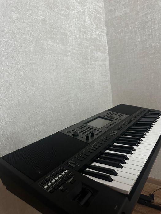 Продам YAMAHA PSR A5000 с программой
