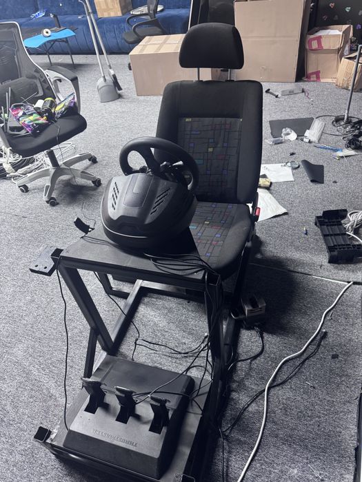 Игровой руль Thrustmaster