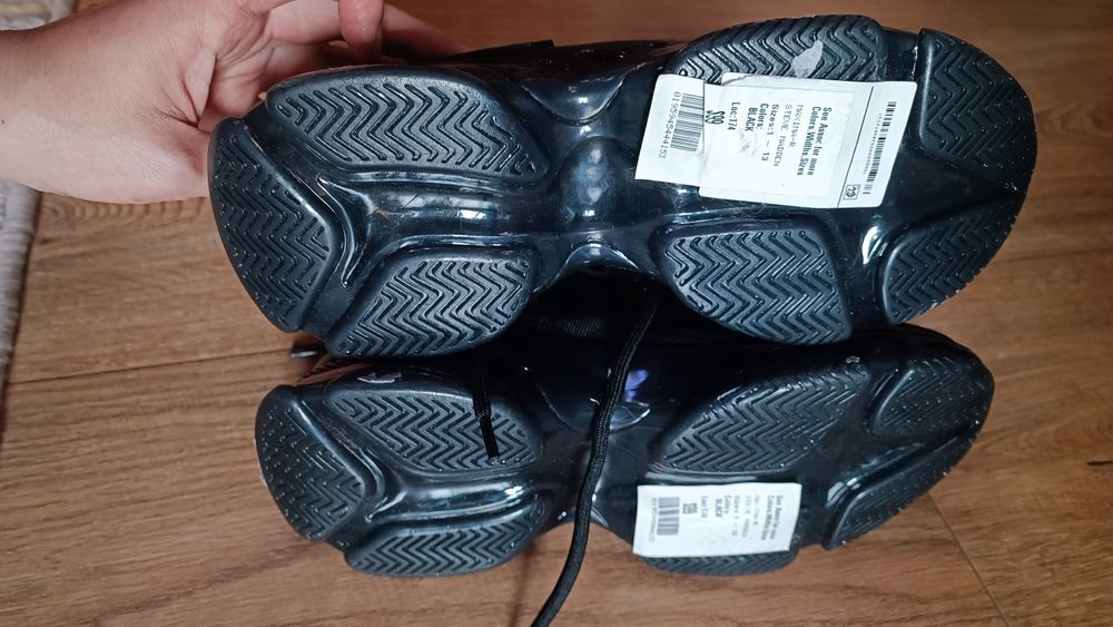 Кроссовки, обувь