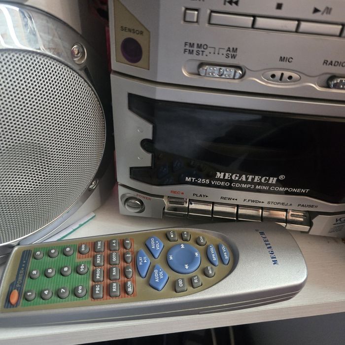 Стерео уретба с диск и касета и дистанционно
