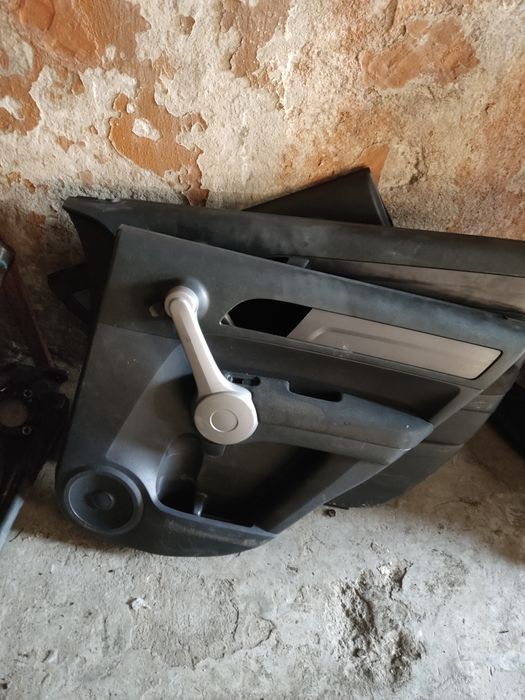 Обшивки двери Honda CR-V RE