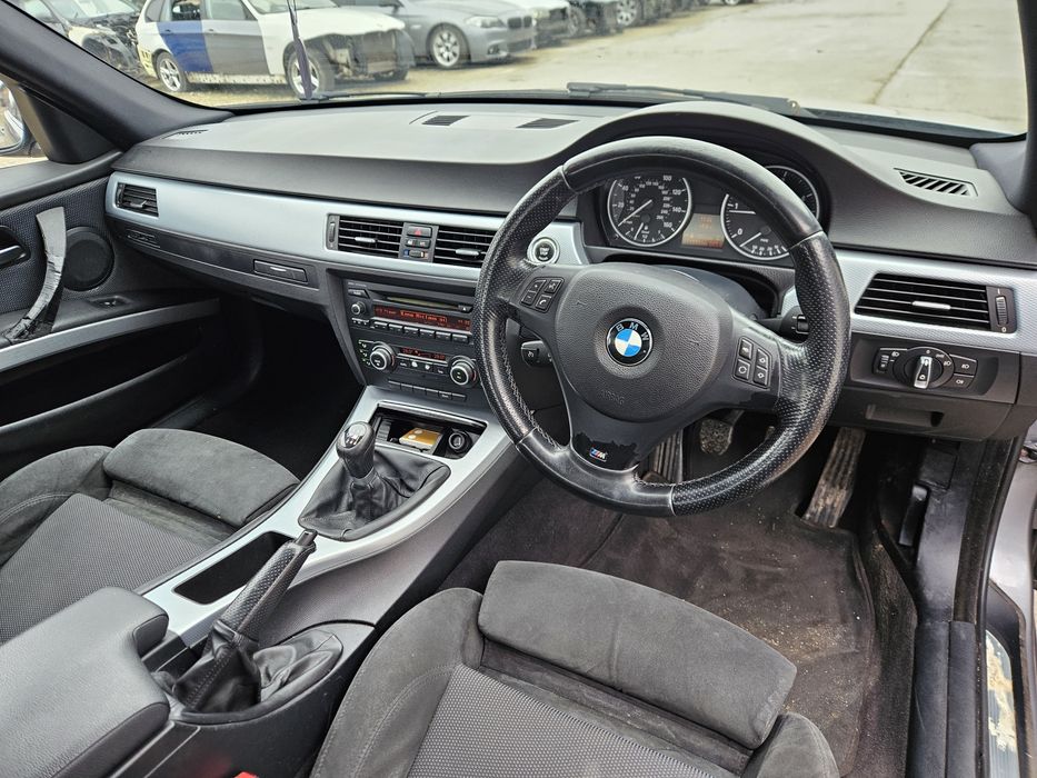 Bmw e90 318d lci