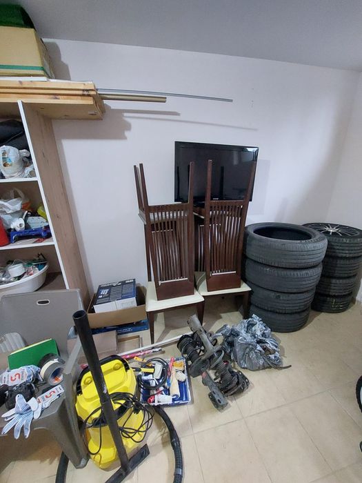 Столове шест броя