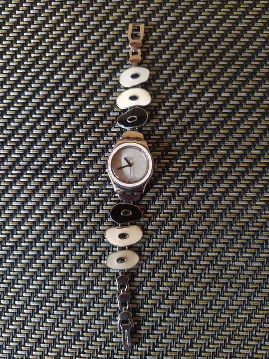 дамски часовник Swatch