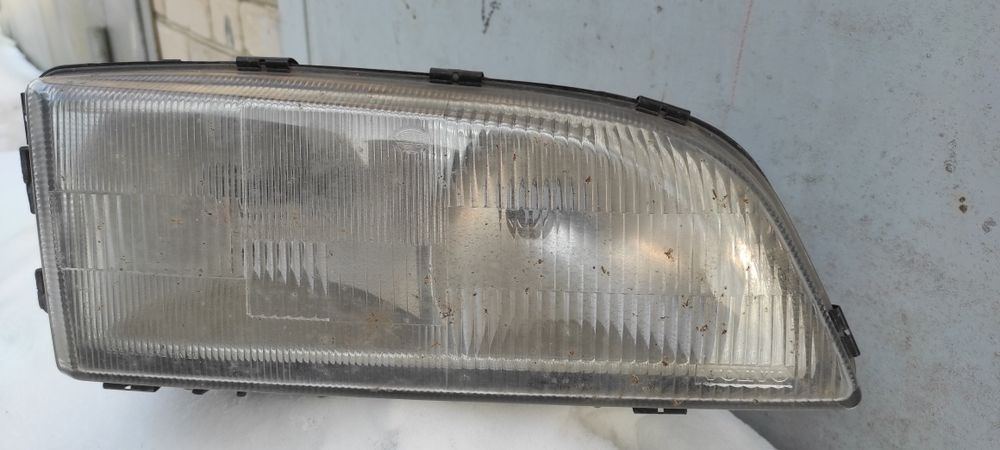 Фары Вольво 850.