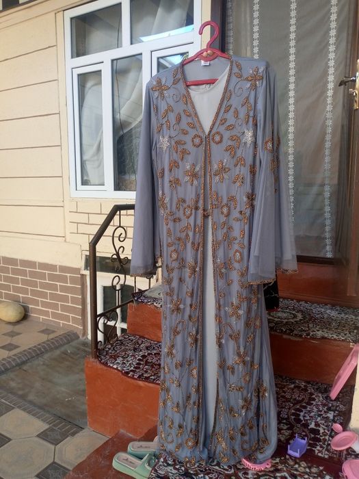 Dubay abayasi birmarta kiyilgan toza va yengi axvoli alo darajada