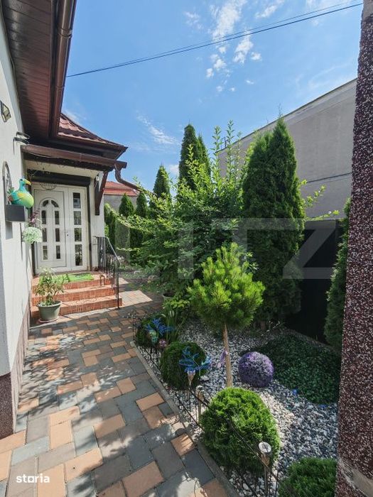 Casa complet renovata, 104 mp – acces din doua strazi, in Campia Tur