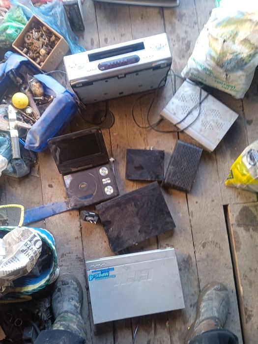 Продам  телефоны шнуры DVD видеомагнитофон