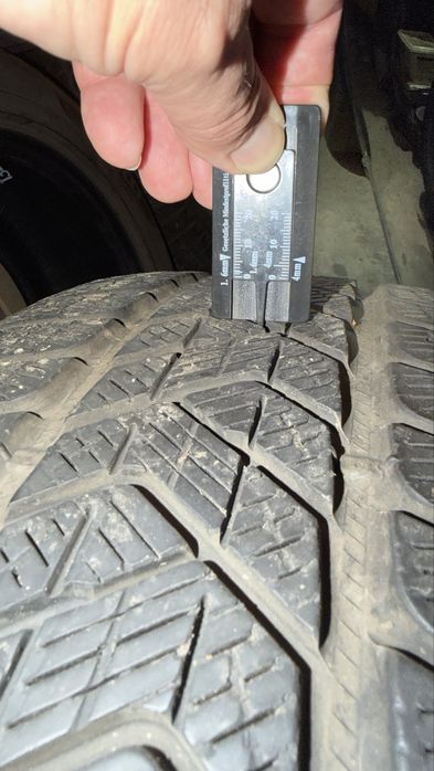 Зимни гими 235/55/19  101V Dot 2022 PIRELLI