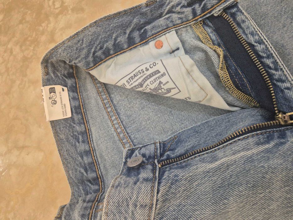 Джинсы Levi strauss