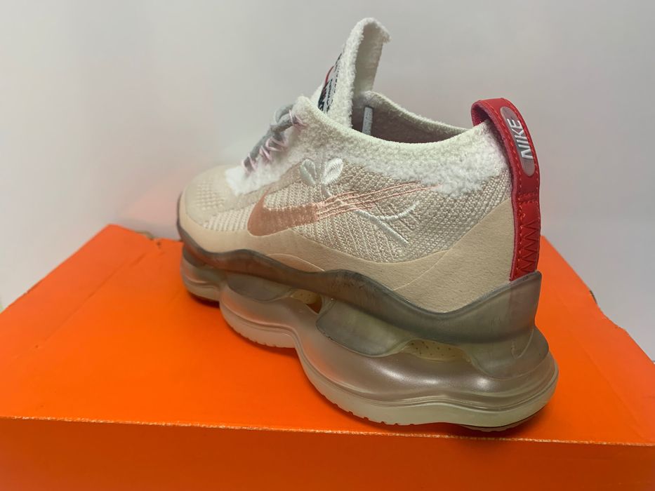 Нови дамски маратонки Nike Air Max Scorpion Flyknit налични 38 размер