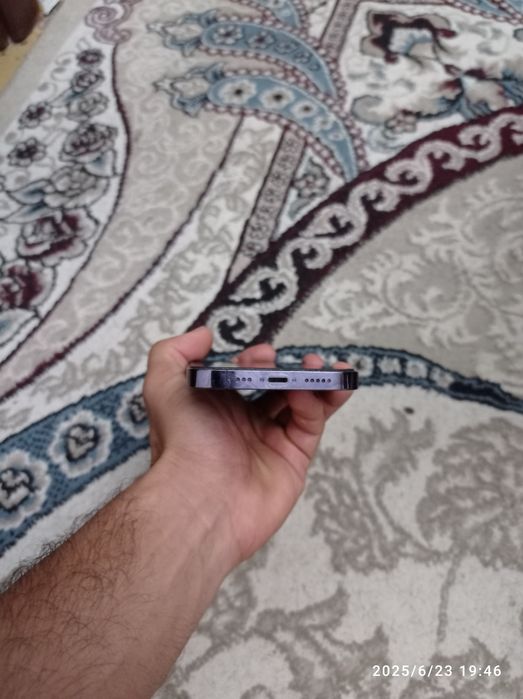 Iphone 14 pro purple