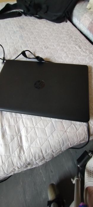 Лаптоп с чанта и допълнителна клавиатура