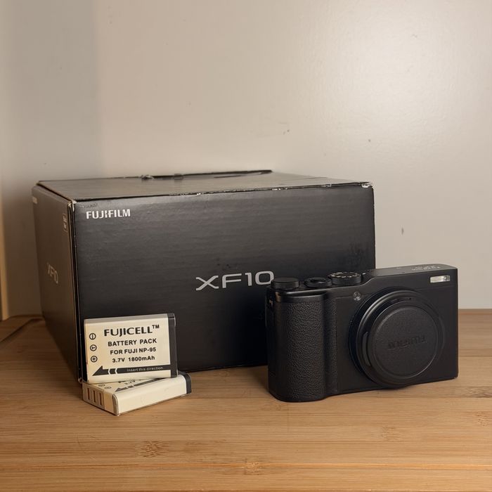 Fujifilm  XF10, 24.2 MP APS-C, дигитален фотоапарат