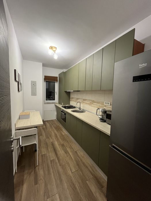 Inchiriez apartament