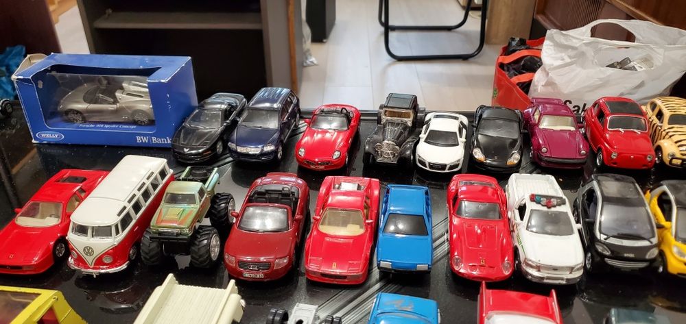 Продавам метални колички