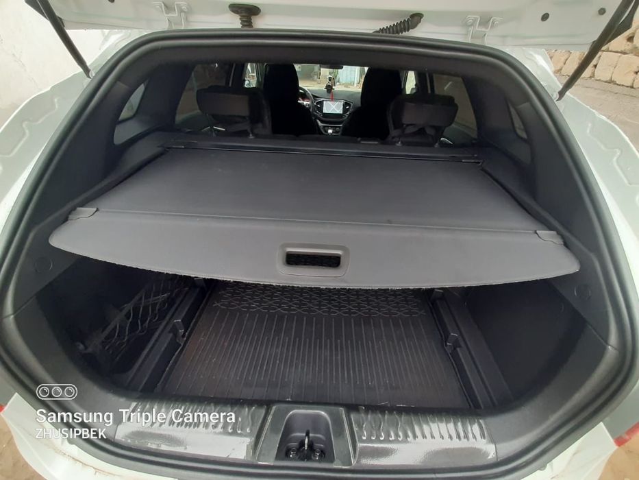 Машина Лада Веста кросс 2021