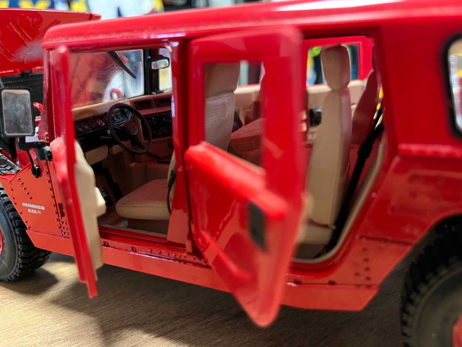 Метална колекционерска количка  модел HUMMER H1 1999г. 1:18 MAISTO