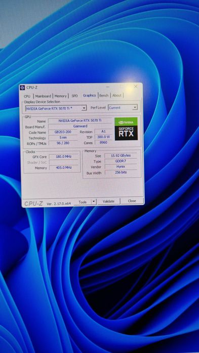 Vand setup de gaming complet RTX 5070 Ti Ryzen 7 9800X3D