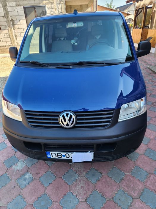 Vând Volkswagen T5, an 2008, motor 2.5 TDI Diesel, 7+1 locuri (8 locuri), cu 140.000.