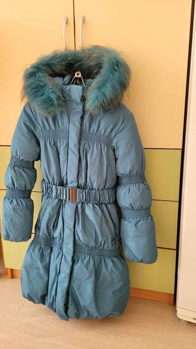 зимняя куртка на девочку 146-152