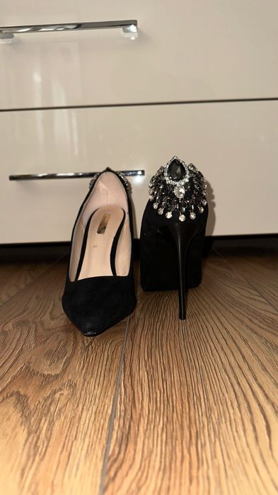 Pantofi stiletto