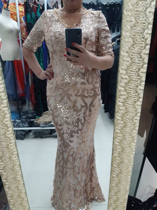 Платье женское продам