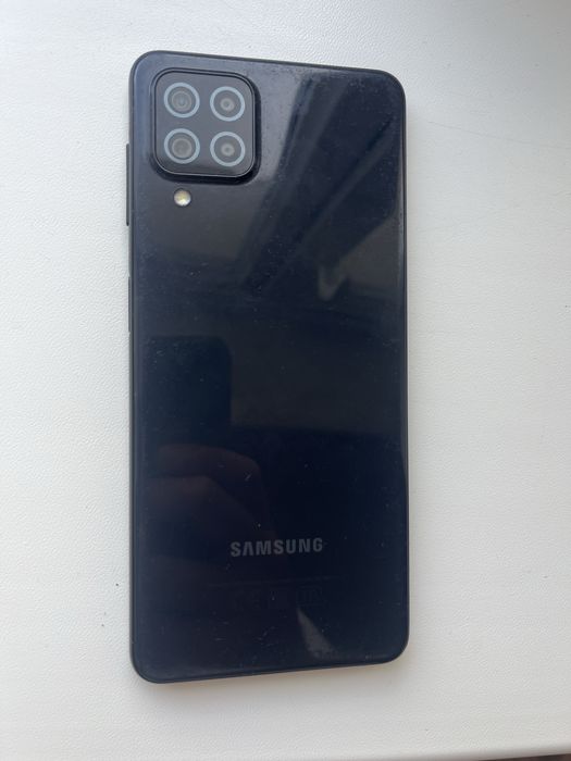 Продаю самсунг а22 с коробкой