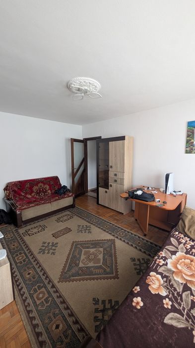 Închiriez apartament 2 camere semidecomandat proprietar