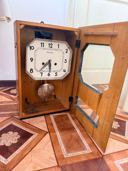 Ретро стенен часовник