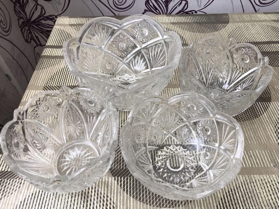 Продам хрустальные салатницы