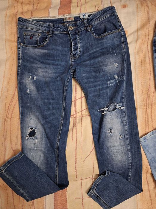 Дънки дамски 2 броя 25 лв