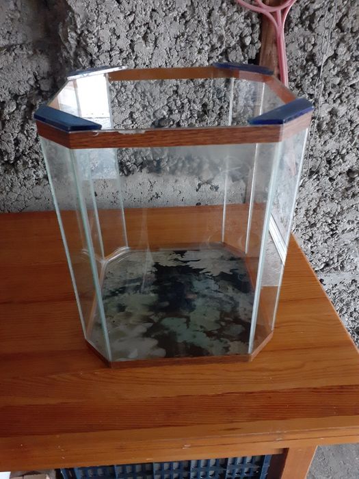 Продам аквариум 20 лит.