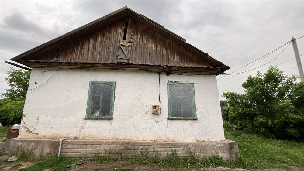 Үй сатылады
Үй мектептен 3-5 мину