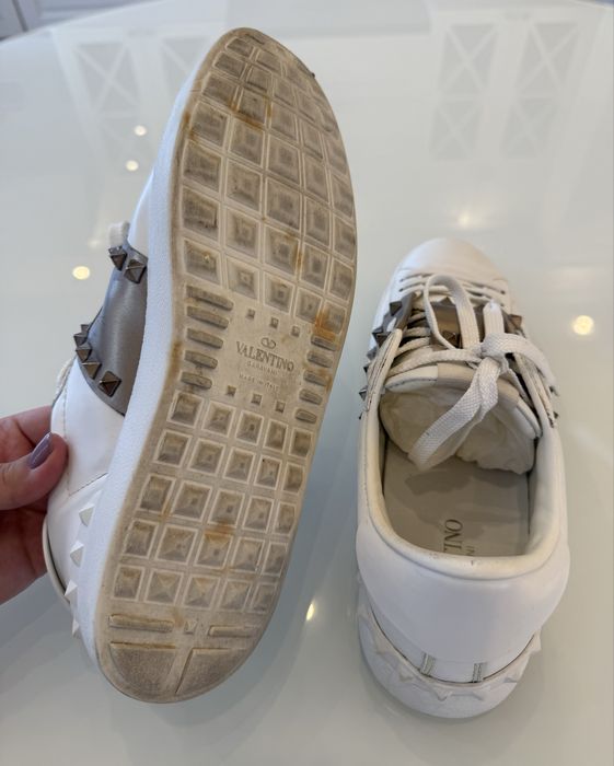 Продам кроссовки Valentino