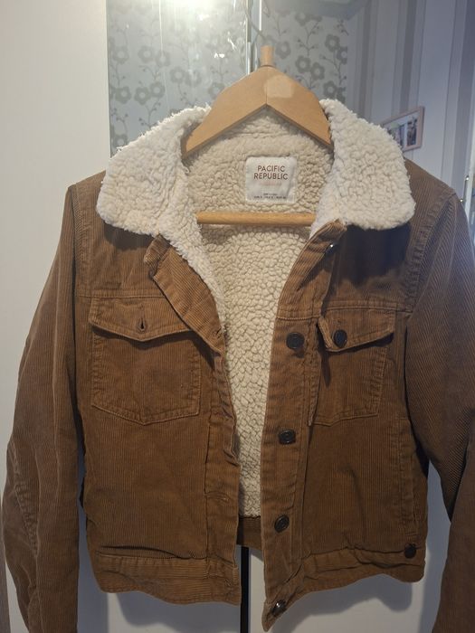 Дамско яке  Pull Bear ,размер С