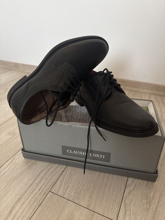 Vand pantofi noi Claudio Conti