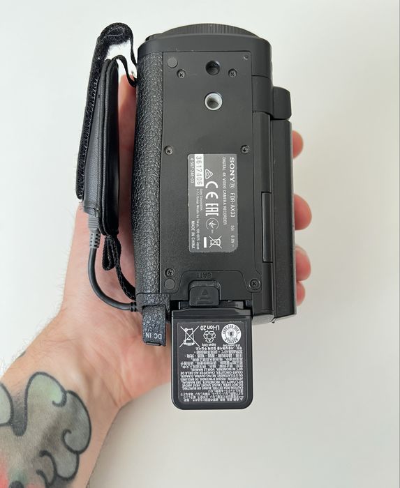 Sony Handycam 4K FDR-AX33 (nefolosită, stare excelentă)