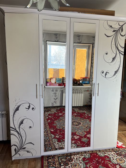 Продам Спальный гарнитур