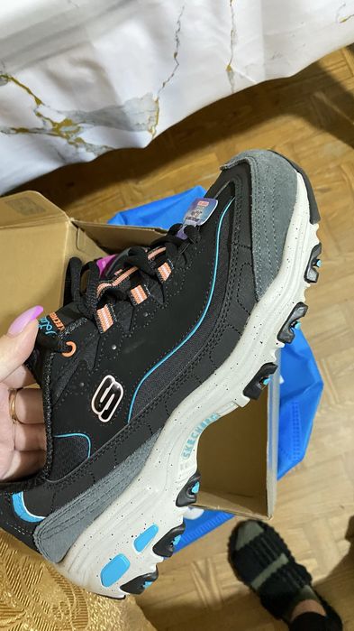 Продам кроссовки