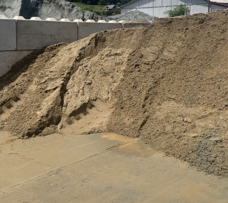 Nisip Sort piatra Balastru Pamant vegetal