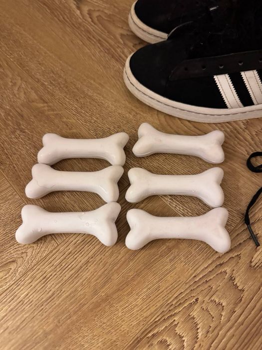 Jeremy scott x adidas bones