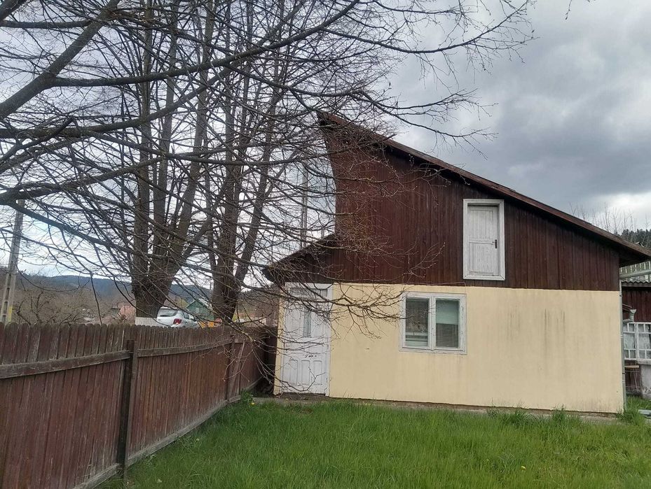 Casă de vânzare în Sucevița