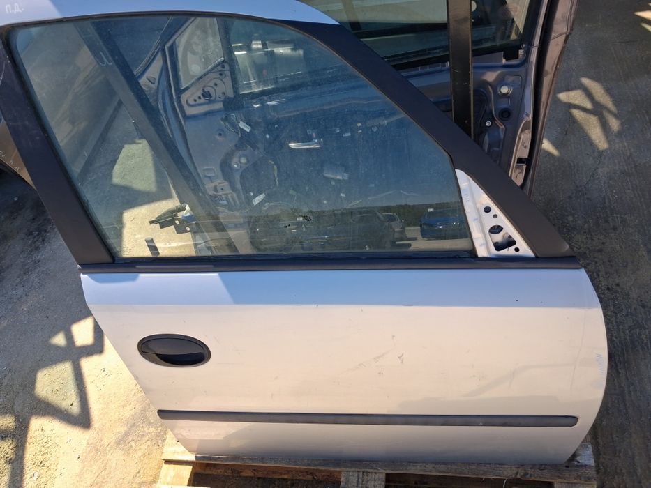 Врата Opel Meriva 2006г.